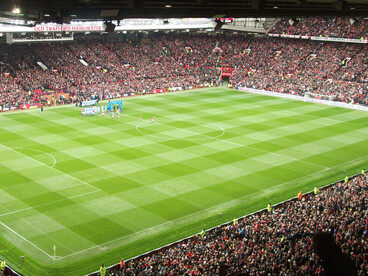Manchester United vs Manchester City : une rivalité urbaine devenue choc stratégique, entre héritage historique et domination contemporaine