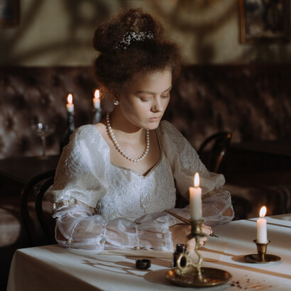 Mulher do século XIX reescreve história de amor