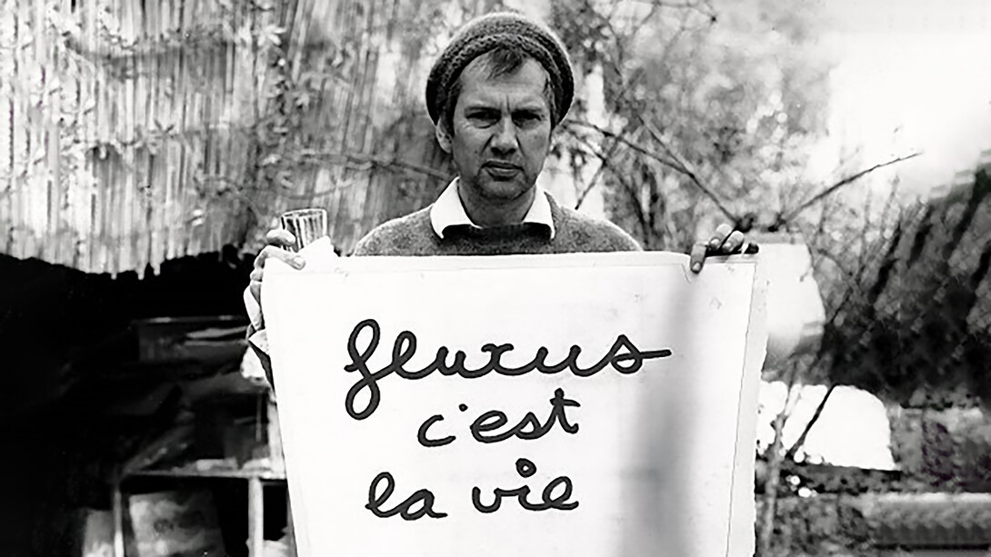Fluxus, l’art c’est la vie. Si c’est le cas, alors l'art est beau, laid, dérangeant, touchant, violent, réconfortant, dur, ou encore, joyeux, drôle, parfois triste