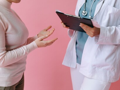 Medicina digitale vs medicina tradizionale. La semplice lettura dei dati senza riflessione critica non consente al paziente di capire il reale significato dei referti e in alcuni casi potrebbe provocare reazioni ansiose o timori ingiustificati