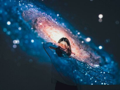 Galáxia. Ser humano no centro do mundo.
