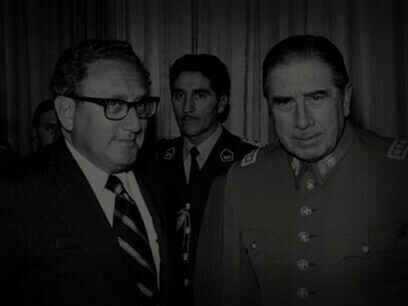 Treffen von Henry Kissinger (von der US-Regierung) mit General Pinochet