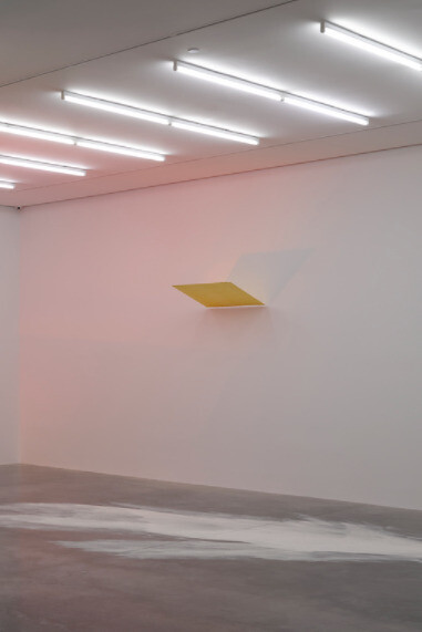 Ann Veronica Janssens, Exhibition view. Courtesy of White Cube