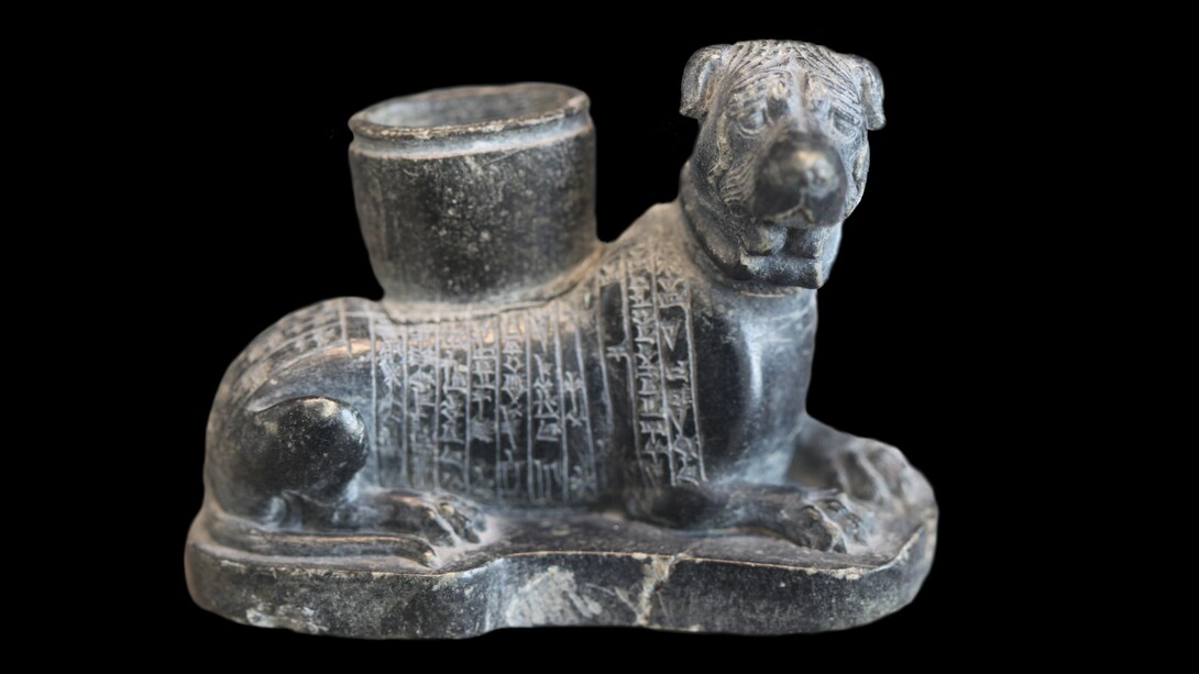 Statuetta votiva di cane alla dea Nisina, uno dei nomi che prende nel corso dei secoli Gula