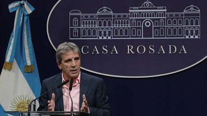 El ministro de Economía Luis Caputo anuncia la retirada del capítulo fiscal del proyecto de Ley de Bases y Puntos de Partida para la Libertad de los Argentinos, 26 de enero de 2024