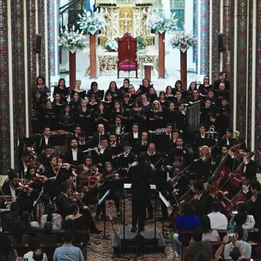 Presentación del réquiem con estudiantes avanzados y profesores de la Escuela Municipal de Música de Paraíso y el Coro de Artes Musicales de la Universidad de Costa Rica