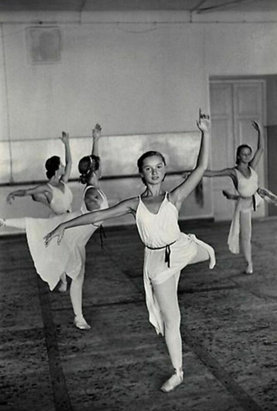Henri Cartier-Bresson, Bolshoi Ballet School. Moscow. 1954 ©Henri Cartier-Bresson/Magnum, courtesy Fondation Henri Cartier-Bresson