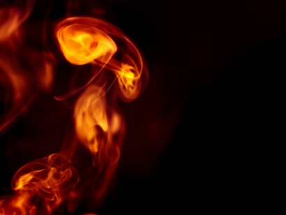 Elementi naturali. Ogni elemento rappresenta un mondo a sé, abitato da enti, da esseri viventi che hanno una coscienza e una struttura gerarchica organizzata con dei compiti specifici, in relazione dinamica al loro interno e insieme formano l’Anima del Mondo