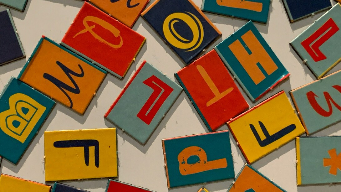 Font. L'evoluzione dei caratteri tipografici dalla stampa a caratteri mobili di Gutenberg al sistema moderno DTP utilizzato oggi sui PC