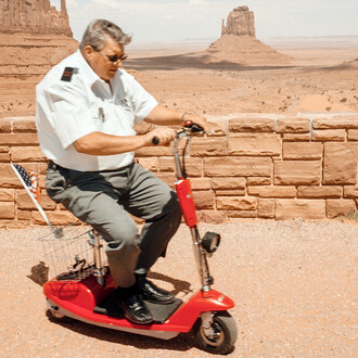 Andri Pol, Parkwächter im Monument Valley, Utah, USA (detail), 2002. Mit freundlicher genehmigung der Fotostiftung Schweiz