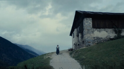 Un frame tratto dal trailer del film "Vermiglio" della regista Maura Delpero, candidato agli Oscar 2024, il lungometraggio è stato presentato in anteprima il 2 settembre 2024, alla 81ª Mostra internazionale d'arte cinematografica di Venezia,  dove ha vinto il Leone d'argento