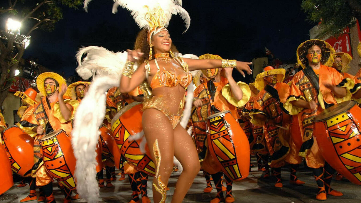 Candombe. Desfile de Llamadas en Montevideo, Uruguay