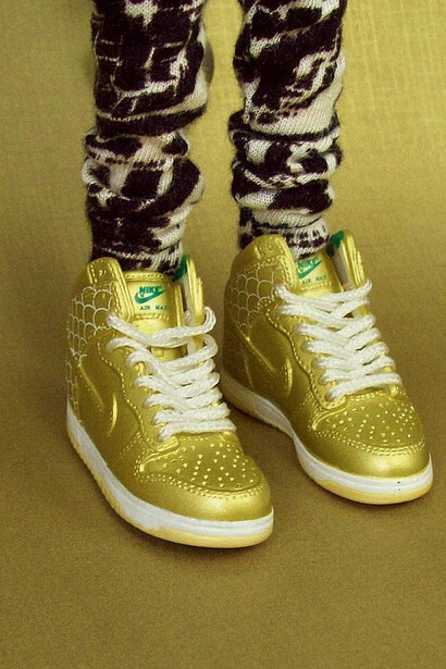 Gold NIKEs!! © Charles Rodstrom