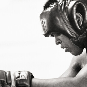 Chris Smith, Training at 5th street gym, Miami Beach, Florida, c. 1971. Courtesy of Alon Zakaim Fine Art Gallery. Photo by Chris Smith/Popperfoto via Getty Images