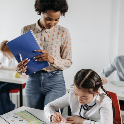 A quem interessa a escola senão aos alunos e os professores compromissados com o seu desenovolvimento