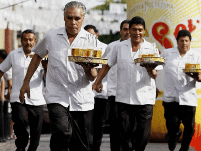 Camareros con mucha cerveza y pocos conocimientos de idiomas