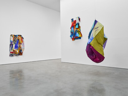 Sam Gilliam, Stitched, exhibition view. Courtesy of Pace Gallery