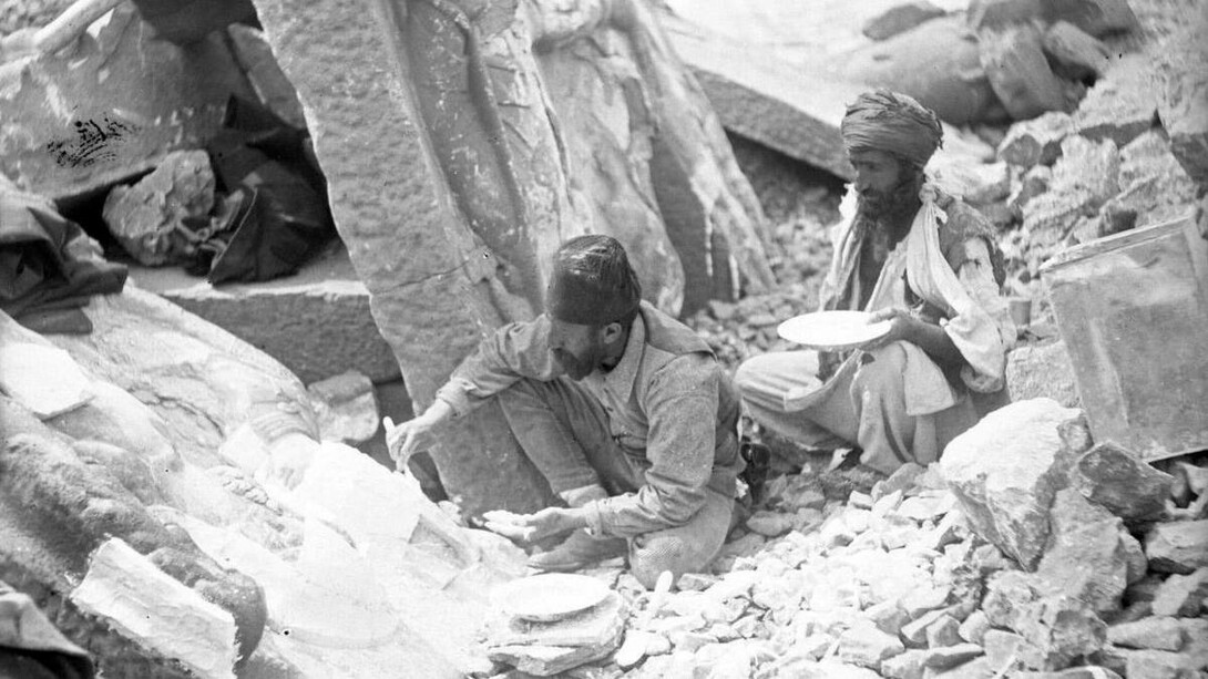 Archeological excavation being conducted by locals during the late Ottoman Iraq