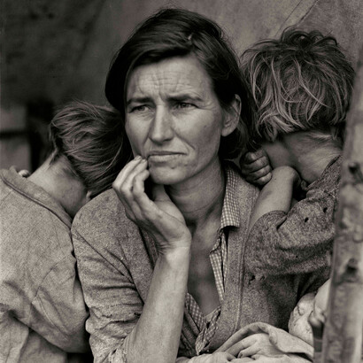 Dorothea Lange, Madre migrante. Raccoglitori poveri di piselli in California. Madre di sette figli. Età: trentadue - Nipomo, California, 1936. Per gentile concessione di Anna Defrancesco
