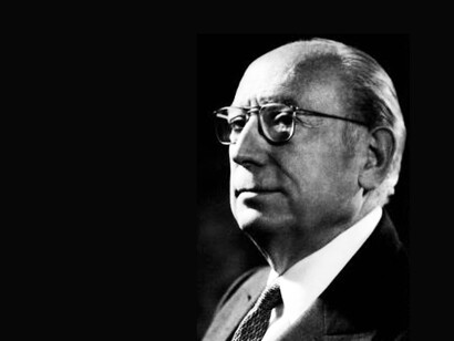 Enrique Tierno Galván, político, jurista y ensayista español, alcalde de Madrid entre 1979 y 1986