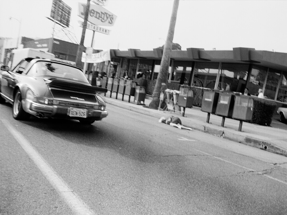 Garry Winogrand (American, 1928–1984) Los Angeles 1980-1983 Gelatin silver print Posthumous print made from original negative on the occasion of the Garry Winogrand exhibition organized by the National Gallery of Art and the San Francisco Museum of Modern Art, courtesy Center for Creative Photography, The University of Arizona © The Estate of Garry Winogrand, courtesy Fraenkel Gallery, San Francisco