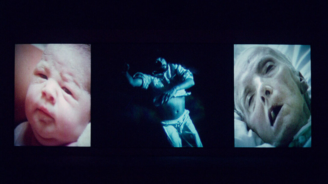 Bill Viola,
Nantes Triptych, 1992.

Three-channel colour video triptych, free text 3.2 x 2.3m, 3.2 x 4m, 3.2 x 2.3m, duration 00:29:46. Courtesy Bill Viola Studio.