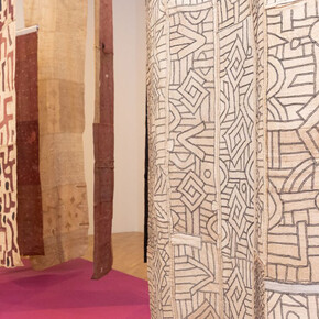 Vari artisti, Tra la testa e la terra, vista della mostra. Per gentile concessione della Pinacoteca