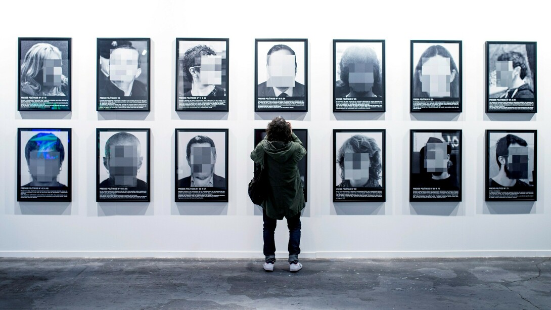«Presos políticos», la obra de Santiago Sierra que fue retirada de ARCO 2018 
