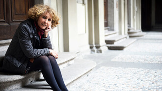 Diana De Marchi nel cortile di Palazzo Marino
