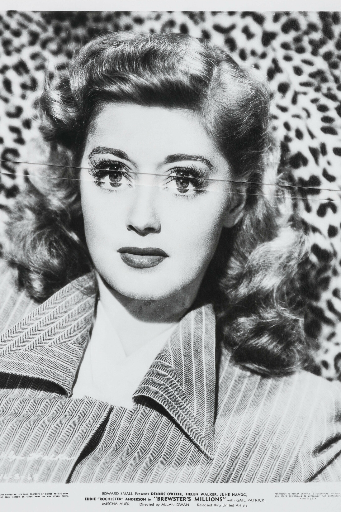 John Stezaker, Love XX, 2016, Collage, 25.9 x 20.8 cm | 10 1/8 x 8 1/8 in. © John Stezaker. Courtesy The Approach, London. Photo: Damian Griffiths.
