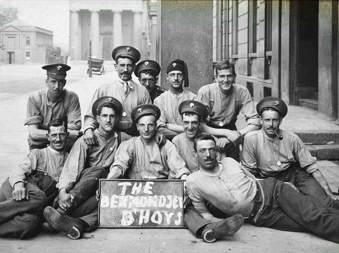 Christina Broom, 'Bermondsey B’hoys’ from the 2nd Grenadier Guards inside their base at Wellington Barracks in either 1914 or 1915 © Museum of London