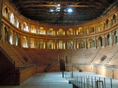Le superbe Théâtre en bois 