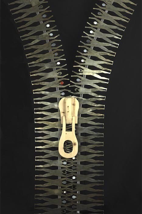 Ettore Saccà, Cerniera, 247 x 126 cm, mixmedia, acciaio, legno naturale, smalto, 2013