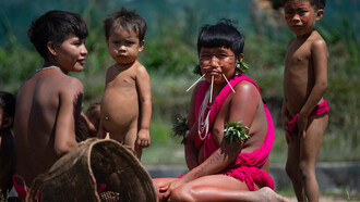 Yanomami, tribo que habita na Floresta Amazônica; Brasil