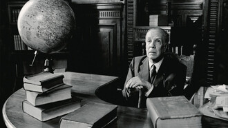 Jorge Luis Borges en su antiguo despacho de la Biblioteca Nacional, Buenos Aires, Argentina