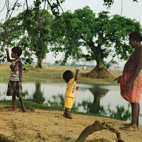 Patrick Faigenbaum, Village santal de Goalpara, detail, mai 2014, Tirage jet d’encre pigmentaire © Courtesy Patrick Faigenbaum et Galerie Nathalie Obadia, Paris/Bruxelles