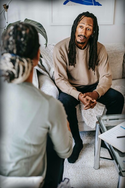 Man discusses struggles with therapist