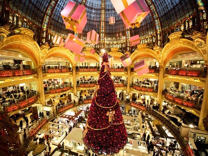 París. Decoración navideña en Galeries Lafayette
