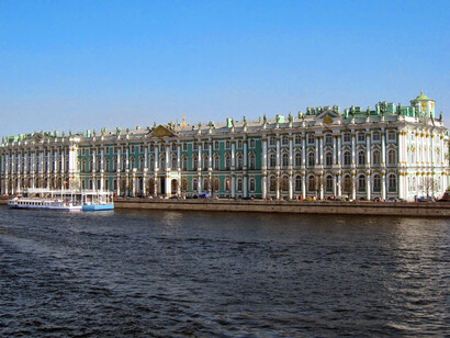 Museo del Hermitage visto desde el río Neva