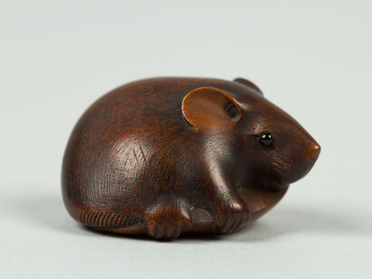Netsuke of a Rat Grasping a Soybean Pod
early 19th century
Japan