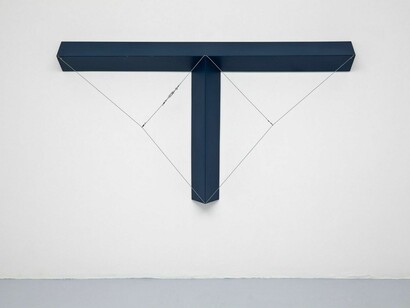 Architettura1973aluminium sculpture, acrylics and steel cables100 × 200 ×1 8 cmCourtesy: Cortesi Gallery, London – Lugano