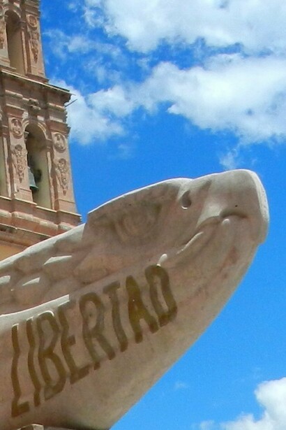 "Estela de Cabeza de Águila de la Ruta de Hidalgo 1810-1811", escultura, Tomás Chávez Morado, 1960, Dolores Hidalgo, Guanajuato, México