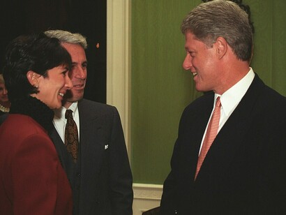 Epstein and Maxwell speaking with Clinton after the president delivered remarks at a White House restoration project donor event, photographed on September 29, 1993