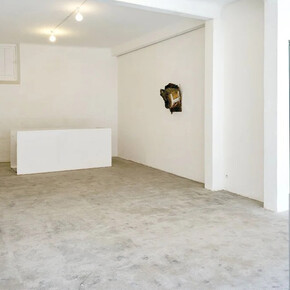 Peter Buggenhout, Regarder à travers, exhibition view. Courtesy of Galerie Laurent Godin 