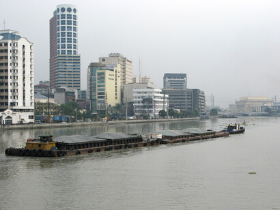 The river bisects the Philippine capital of Manila into northern and southern halves, Manila, Philippines