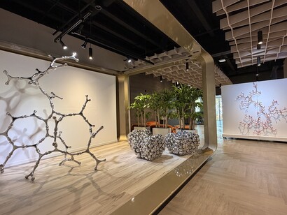 Loris Cecchini, The fluid guest, exhibition view. Courtesy of Diana Lowenstein Gallery