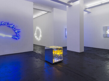Brigitte Kowanz. Courtesy of Häusler Contemporary Zurich