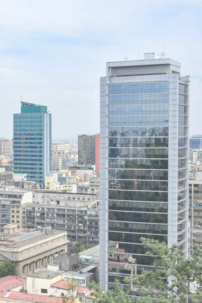 Ein Panoramablick auf Santiago, Chile, der eines der wichtigsten Zentren des politischen Wandels in Südamerika widerspiegelt