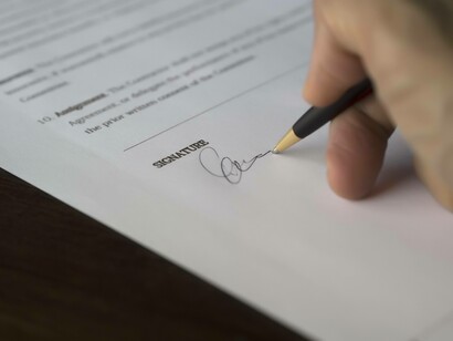 The international and respectable company have secured the signature of a new employee