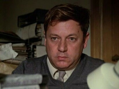 Un’altra cosa che accomuna gli scritti di Gogol a quelli di Villaggio è la descrizione grottesca della burocrazia